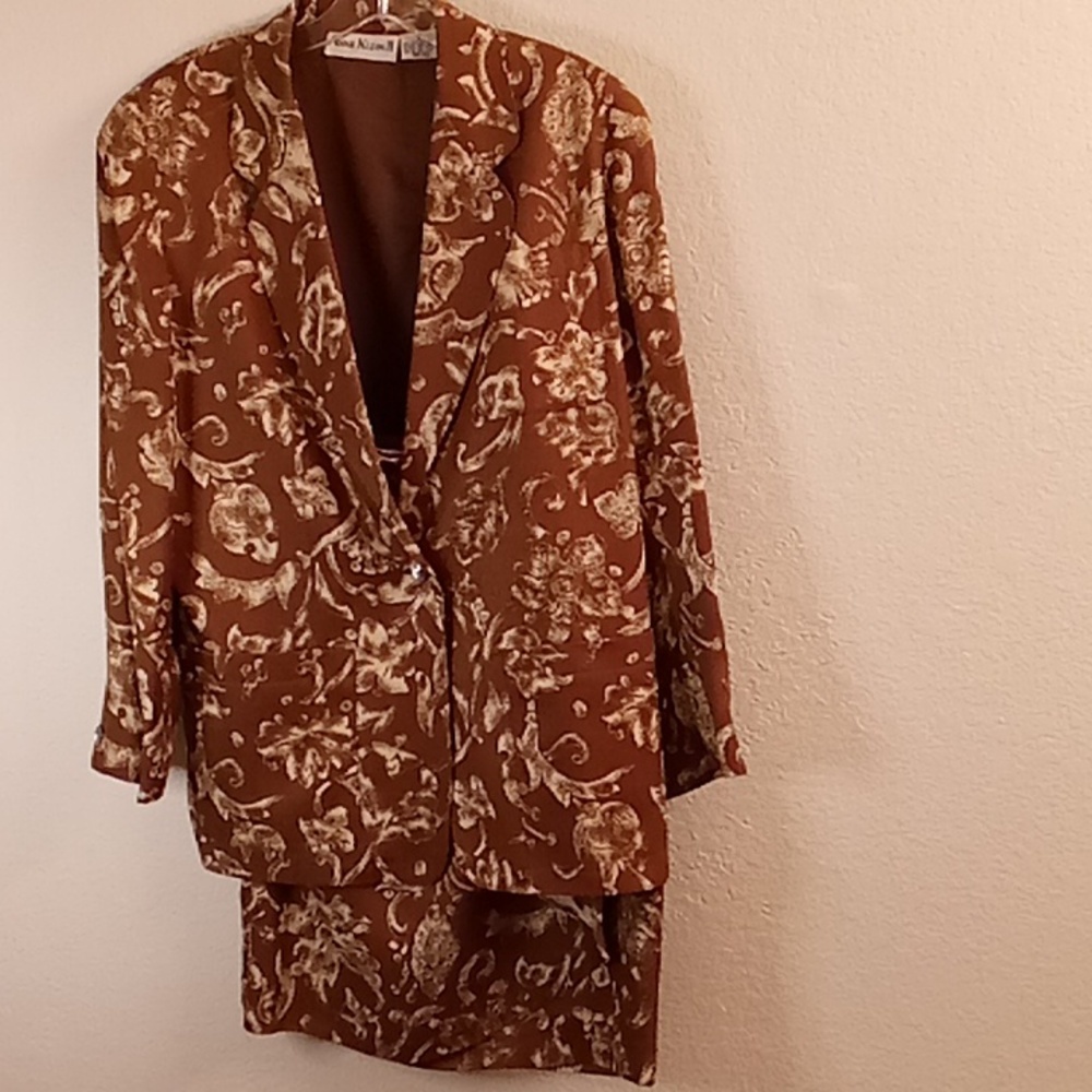 Vintage Anne Klein II Size XS blazer size 6 skirt brown-cream colors (B10) D